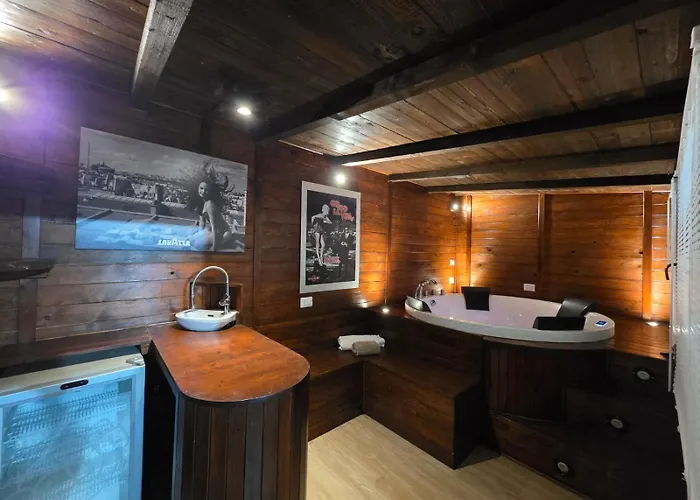 Attico Con Jacuzzi E Giardino-Cagliari