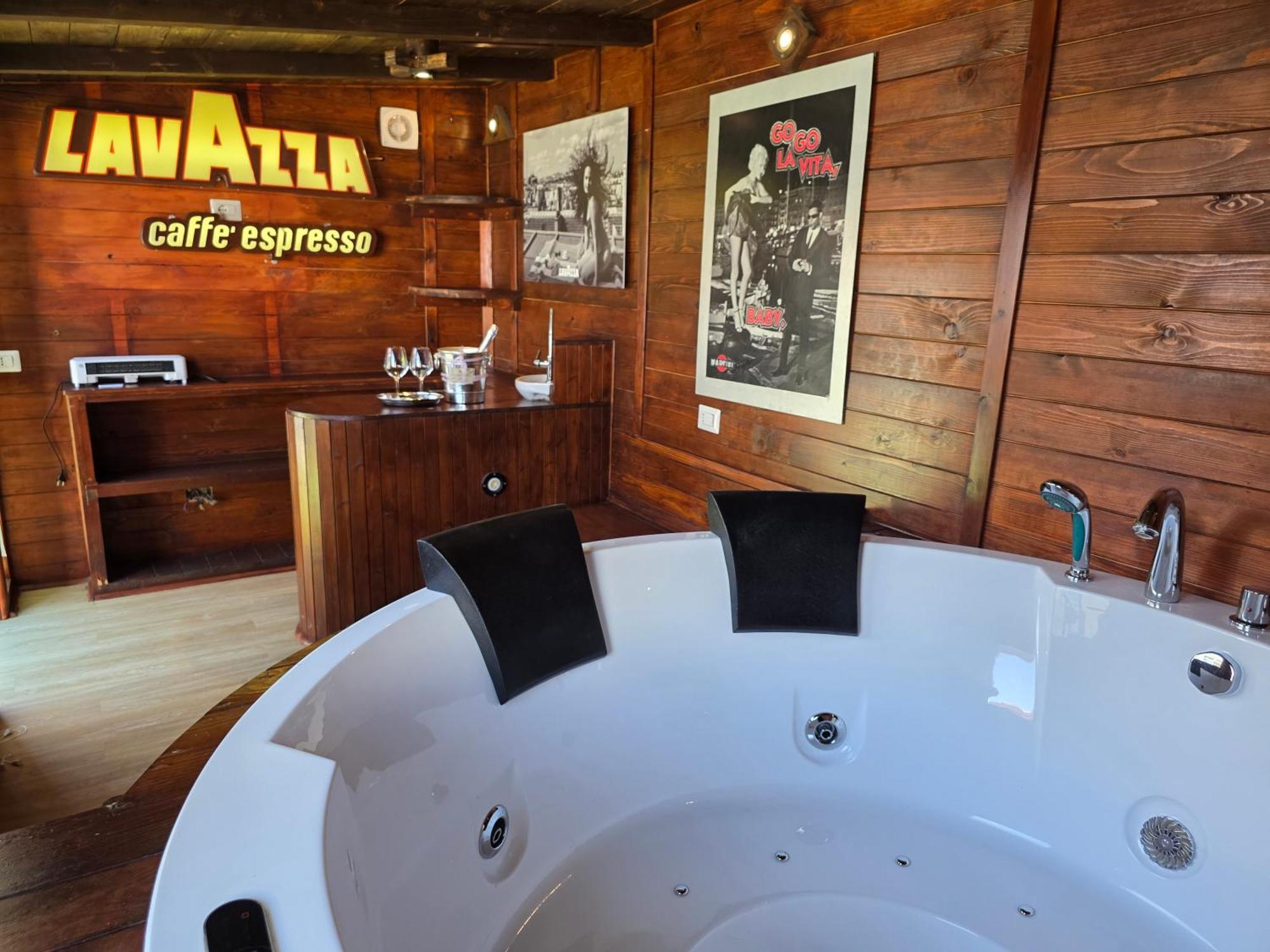 Attico Con Jacuzzi E Giardino-cagliari Appartamento *