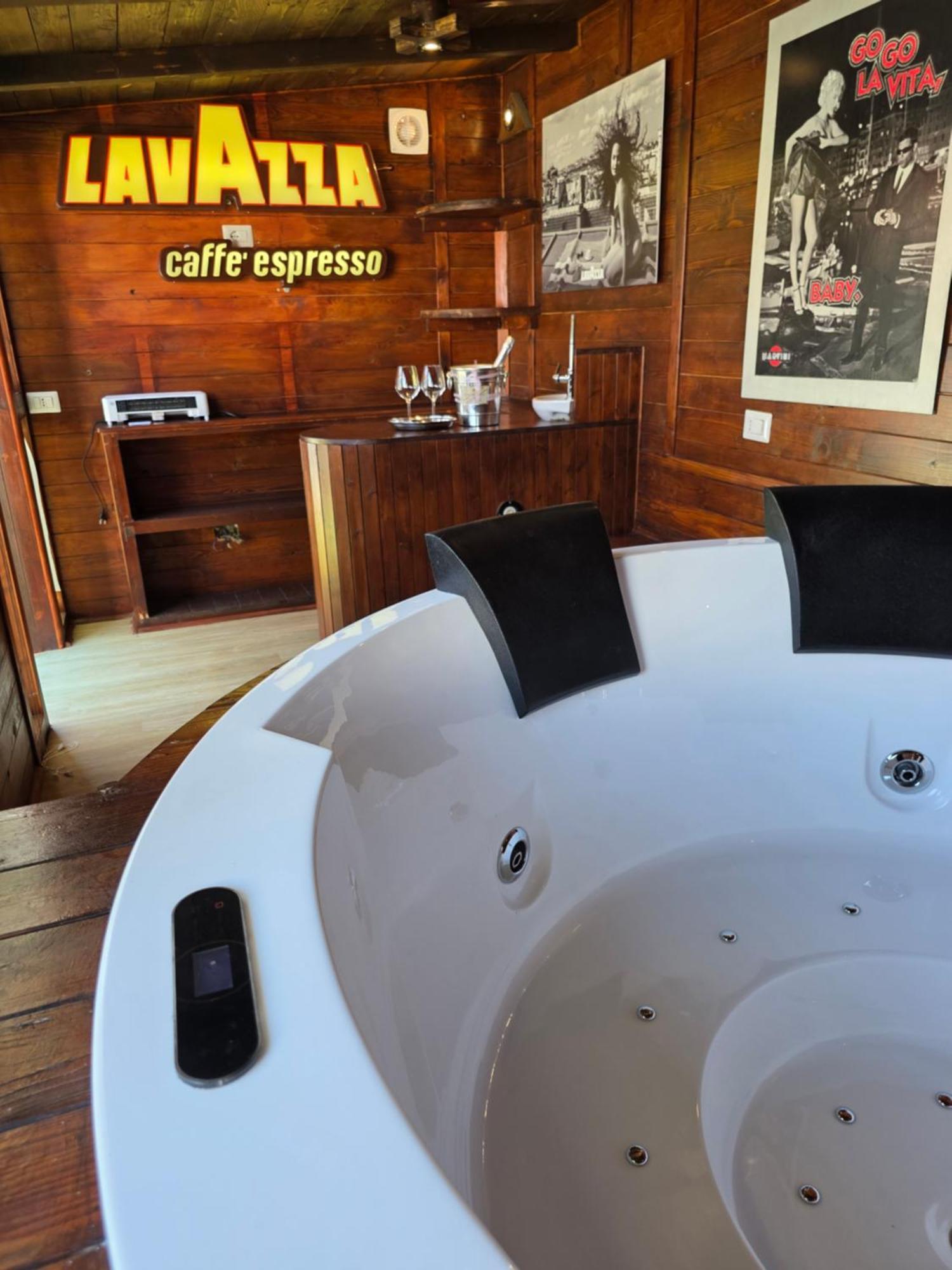 Attico Con Jacuzzi E Giardino-cagliari *