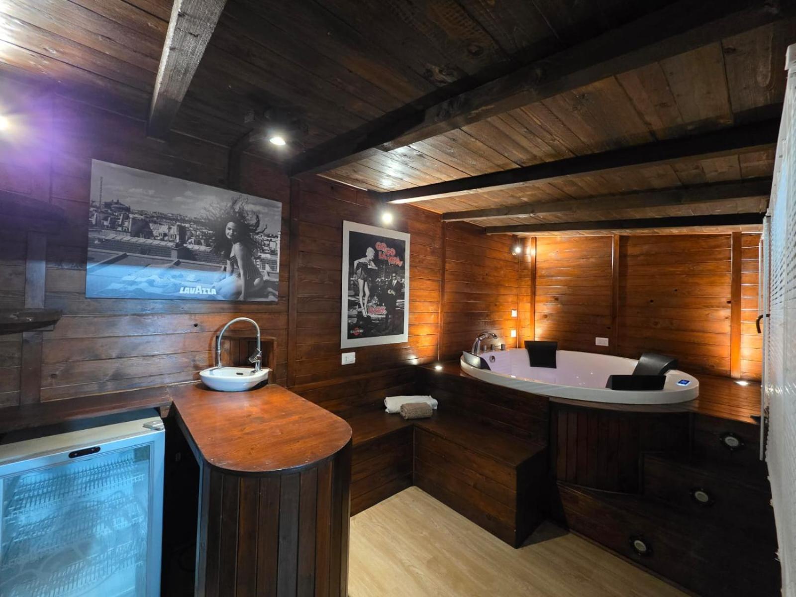 Attico Con Jacuzzi E Giardino-cagliari